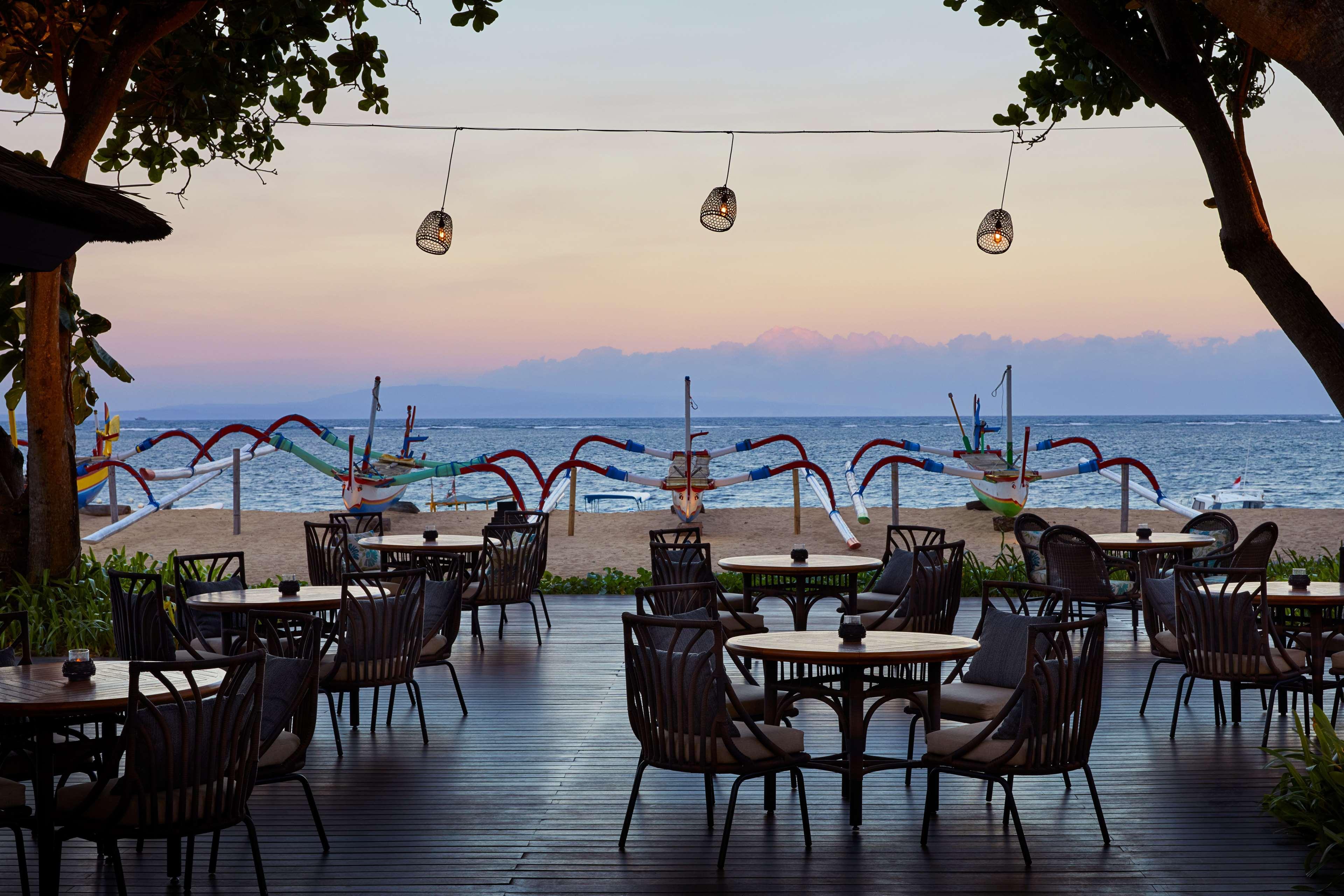 Hyatt Regency Bali Hotell Sanur Eksteriør bilde Beachfront restaurant at the resort